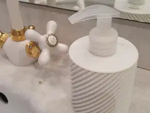 Dispenser di sapone - Soap Dispenser