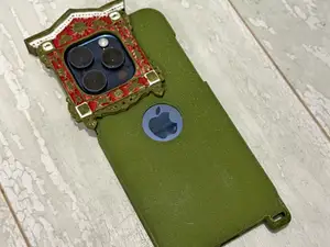 “Through the Window” – Case iPhone 15 Pro Max