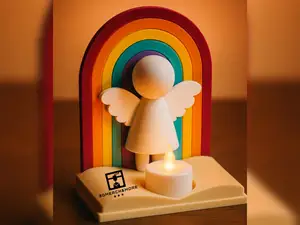 Regenbogen-Engel mit Teelichthalter