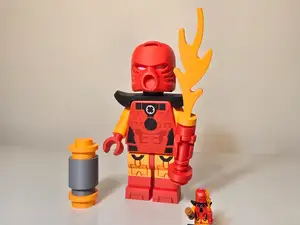 Brick Bionicle-Like Cosplayer 500%