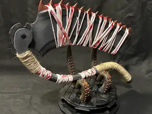 Bloodborne - Old hunter's saw and stand