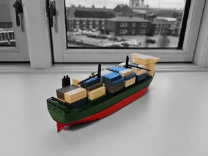 Small container ship 1:400