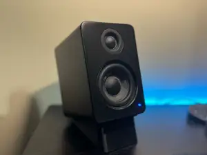 Desktop Speaker Stand – Perfect Angle, No Fuss!