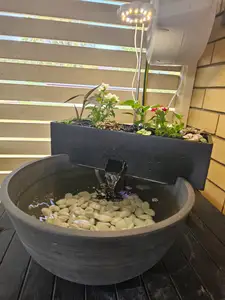 Self contained Aquaponics Grow Bed