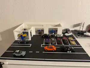 1/64 garage repair shop with parking and road