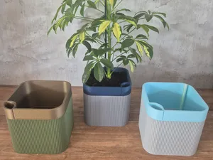 Blumentopf mit Bewässerung