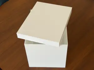 Medium rectangular box with lid