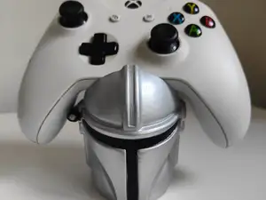 Mandalorian Universal Controller Holder