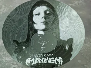 Vinile Lady Gaga realizzato con Hueforge
