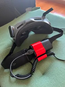 DJI Goggles 2 Battery holder with cable snap