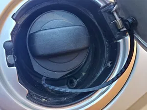 Audi VW Halteband Tankdeckel abgewinkelt