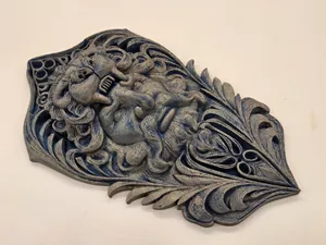 Ornamentales Wandrelief – Mystisches Gesicht