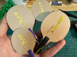 狂飚王(王楚钦)狂飚飒(孙颖莎)乒乓球拍挂件