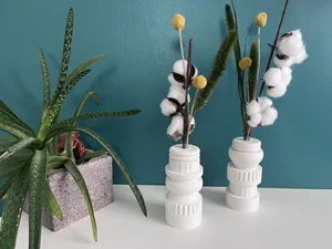 Totem vase