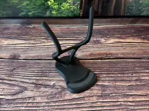 Cosplay Mask Stand - Loki's Mask