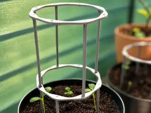 Stackable plant tower support