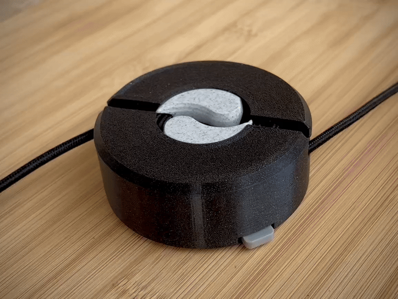 Retractable Cable Organizer - QuickReel