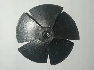 Five-blade propeller for tugboat models
