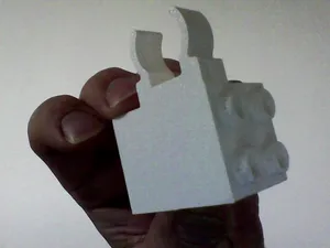 Klemmbaustein mit Schelle für PVC-Rohr