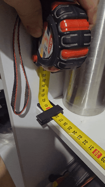 Measuring tape clip