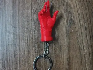 keychain - mano di john
