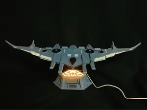 “鸾鸟”空天母舰遨游星海