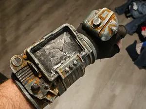 PIP BOY 3000(FALLOUT NEW VEGAS)