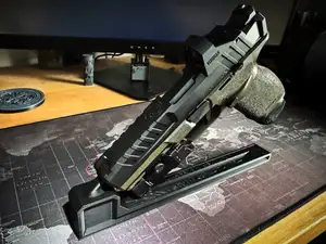 Pistol Stand / Display