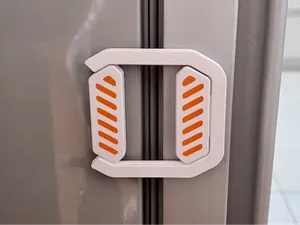 Alternative self-closing door spring for fridge