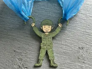 Paraquedista Boneco Soldado Militar Brinquedo