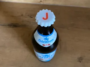 Custom Bottle Cap – Bee-Safe & Personalized