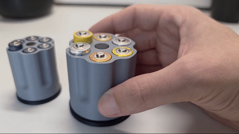 AAA&AA Battery holder revolver spinner
