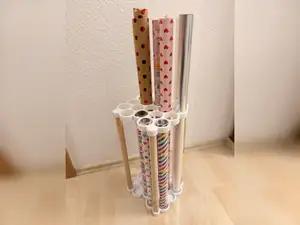 Geschenkpapierständer für 17 Rollen