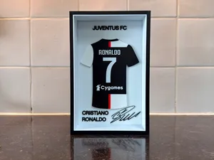 Cristiano Ronaldo - Juventus FC - Jersey Frame