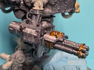 arm iger Gatlin cannon