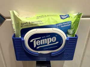 Halter Feuchtes Toilettenpapier (Tempo)