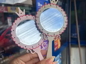 Espelho de Mão tipo princesa - Mulher