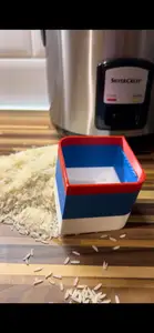 Automatic measuring cup for rice and water