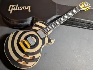 Zakk Wylde "bullseye" Les Paul miniature guitar
