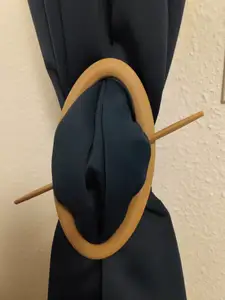 Ruff curtain holder
