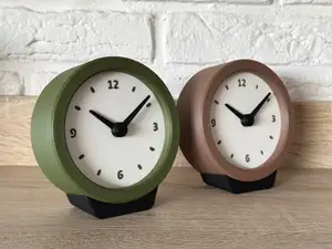 Desk clock / shelf clock