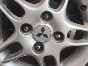 MITSUBISHI HUBCAP