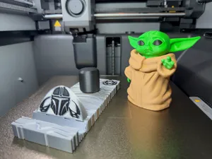 Grogu-Mando Beskar Phone Stand