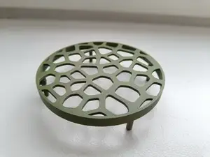 Plant pot riser drainage insert