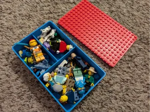 LEG-O Brick storage container with locking lid