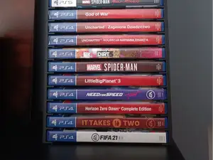 Modular/stackable video games rack