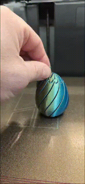 Twisted Fidget Egg – Verdrehtes 3D Spielzeug