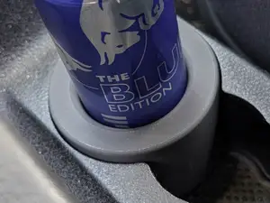 Redbull Dosen Halter Passat 3BG 5B