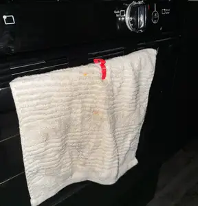 Towel Clip – Keeps Towels from Falling!