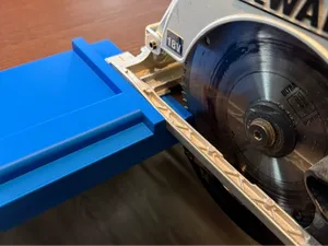 Circular saw crosscut guide/jig